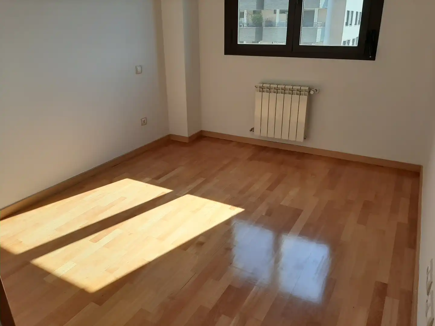 Habitación de Piso de alquiler en Alcalá de Henares con Aire acondicionado, Calefacción y Jardín privado