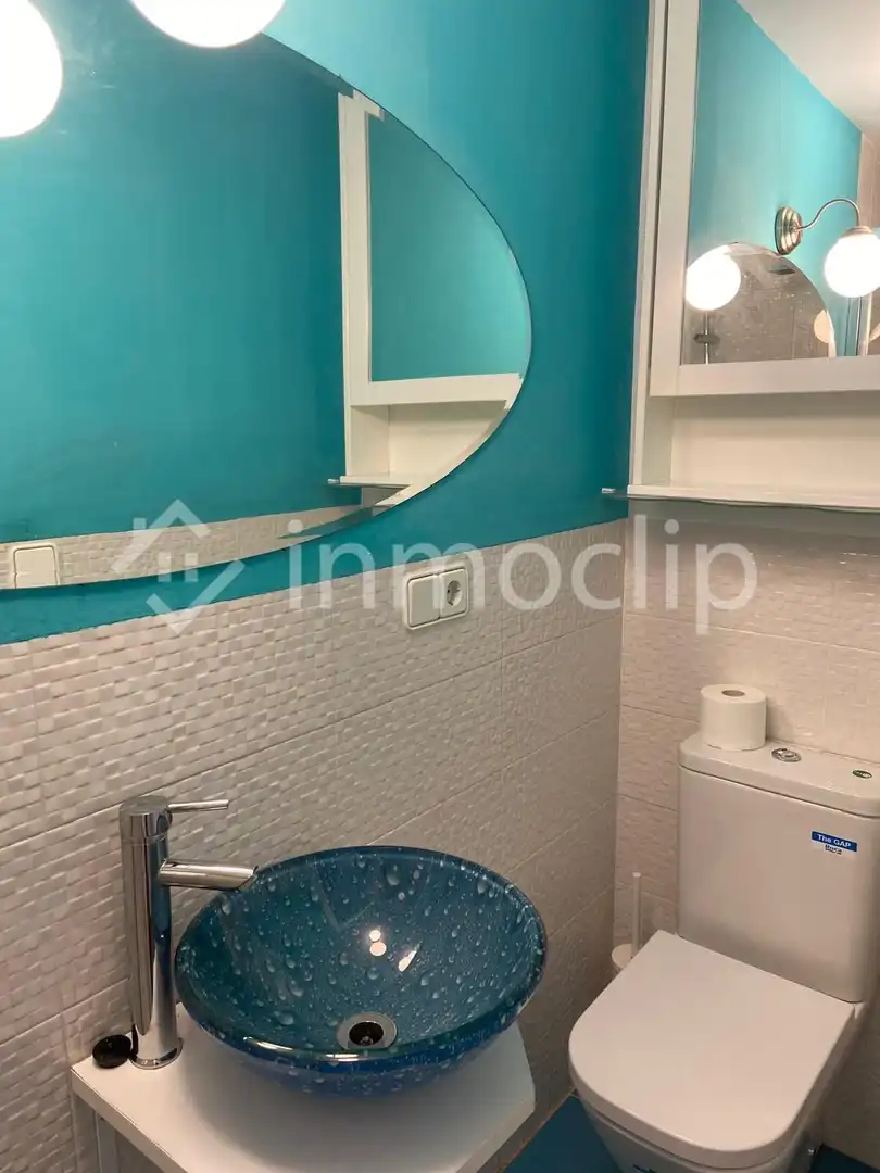 Bathroom of Flat for rent in Salamanca  with Heating, Terrace and Furnished