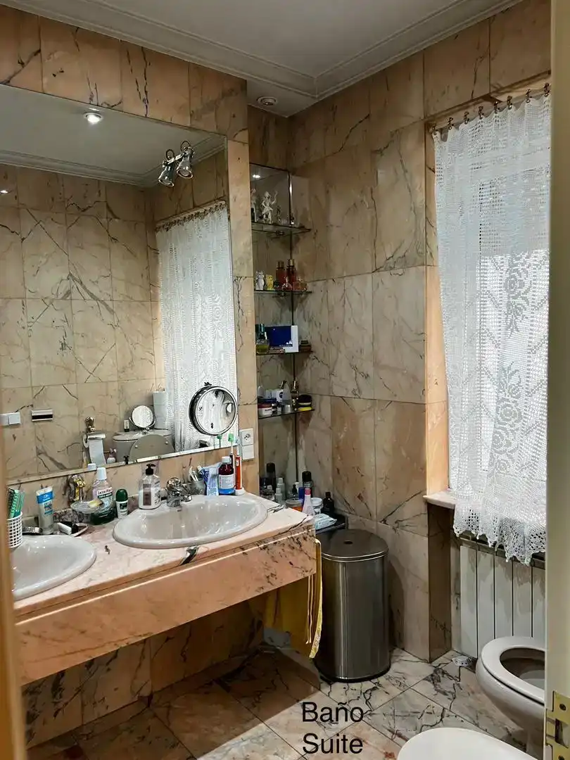 Bany de Pis en venda en Salamanca Capital amb Balcó