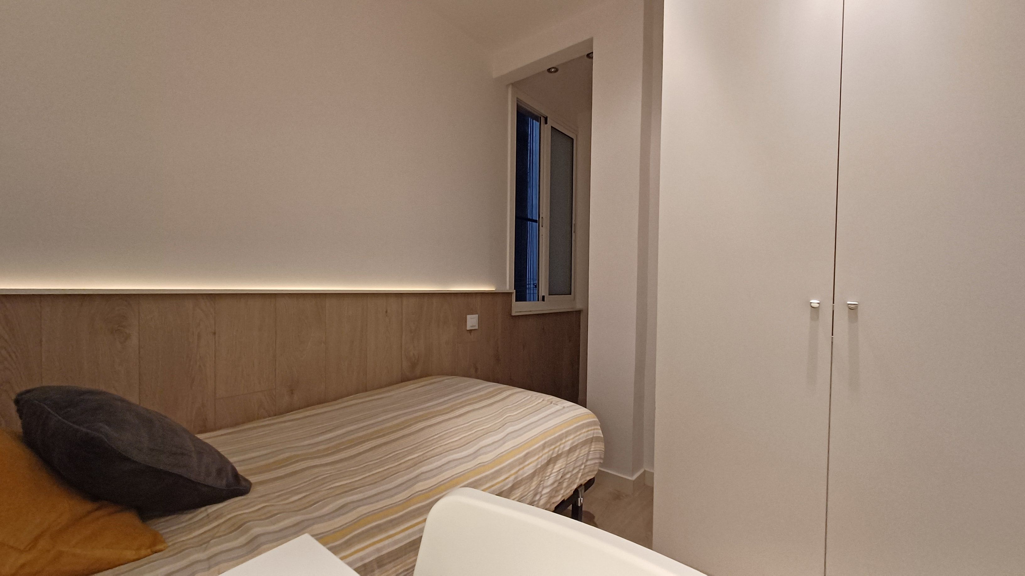 Flat to rent in Carrer de la Indústria, El Camp de l'Arpa del Clot