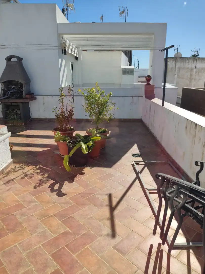 Terrasse von Einfamilien-Reihenhaus zum Verkauf in Barbate mit Klimaanlage, Heizung und Terrasse