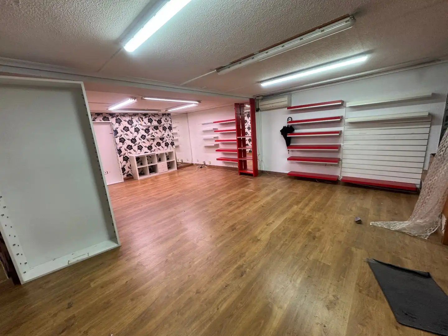 Business premises for sale in Calle Pablo Garnica 33A, imagen 2