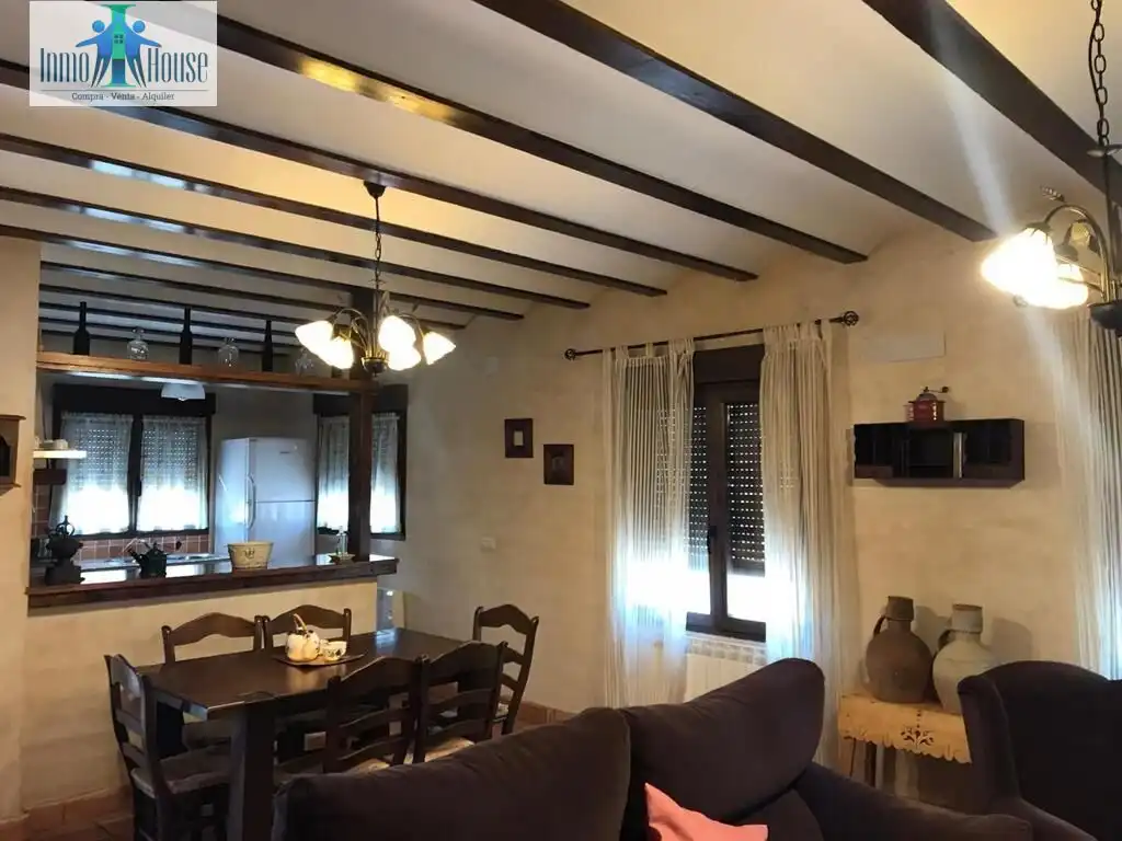 Comedor de Casa o chalet en venta en Alcaraz con Jardín privado y Amueblado