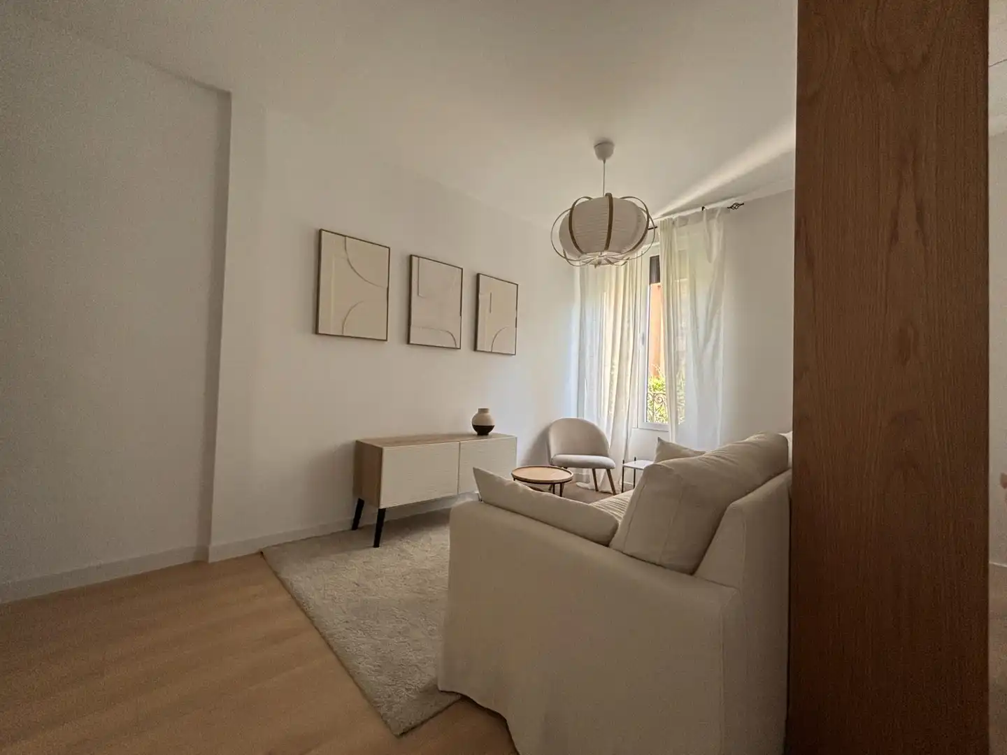 Living room of Flat for rent in Madrid  with Air Conditioner, Heating and Furnished