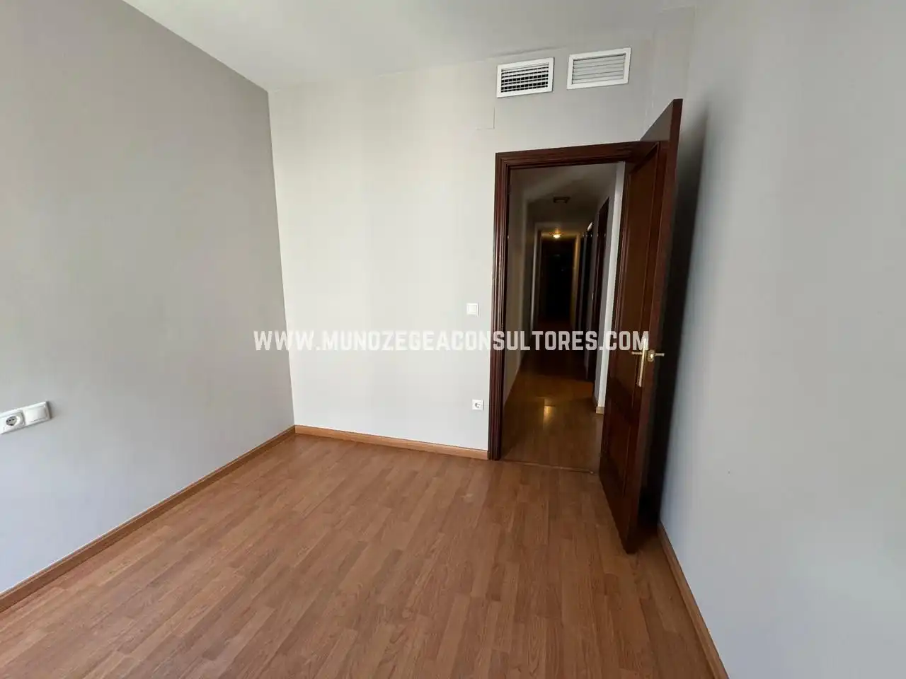 Bedroom of Flat for rent in Lucena  with Air Conditioner, Heating and Storage room