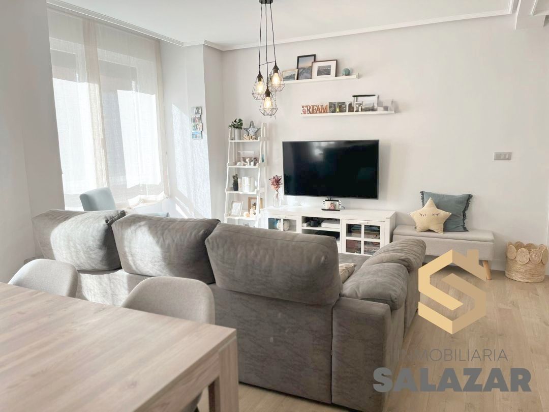 Sala d'estar de Pis en venda en Bilbao  amb Calefacció