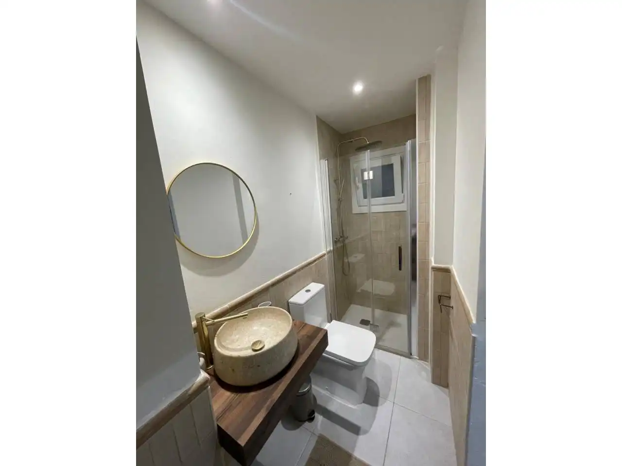 Badezimmer von Wohnung zur Miete in Castelldefels mit Klimaanlage, Privatgarten und Terrasse
