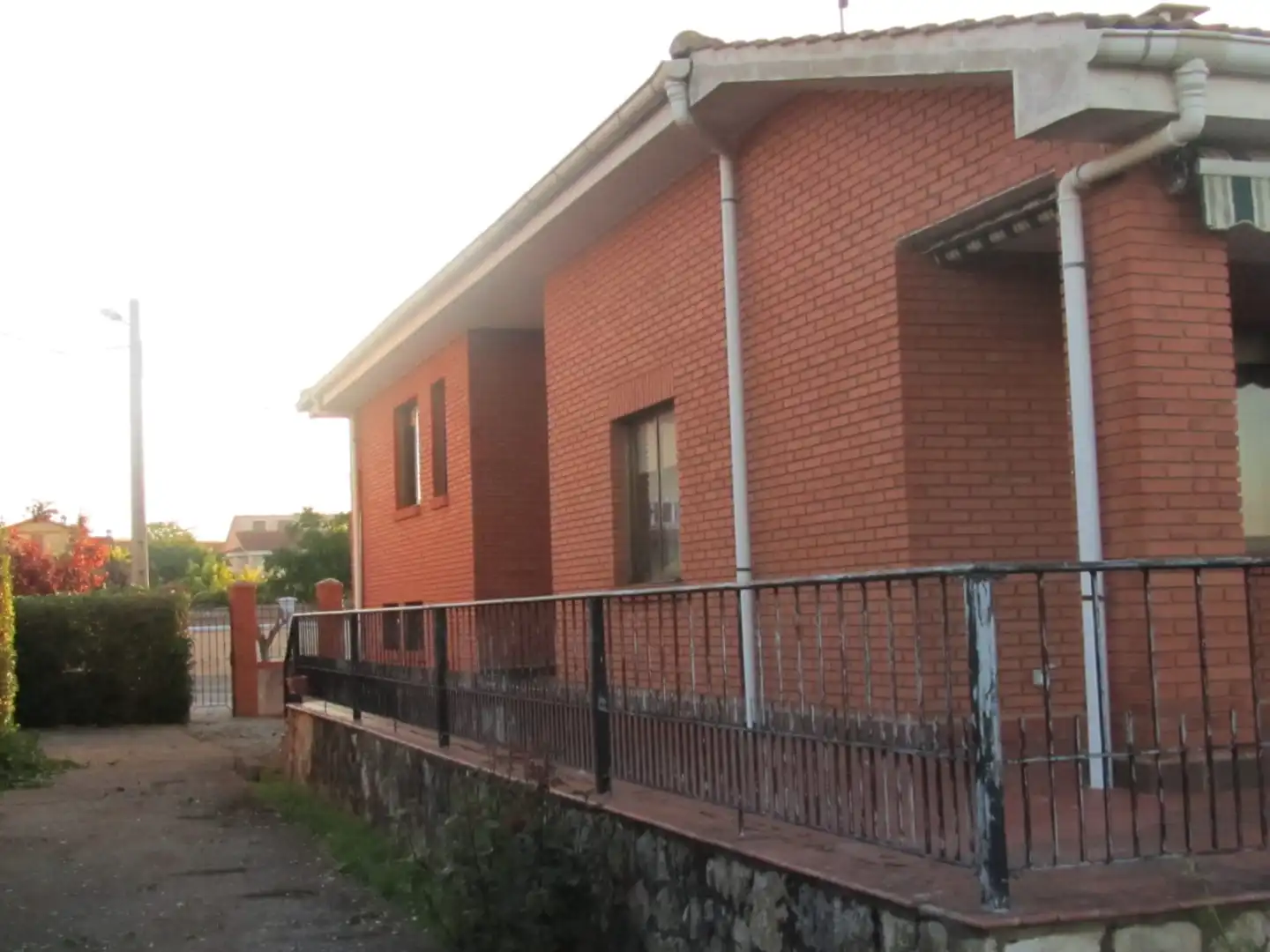 Vista exterior de Casa o chalet en venta en Villalmanzo con Calefacción, Jardín privado y Terraza