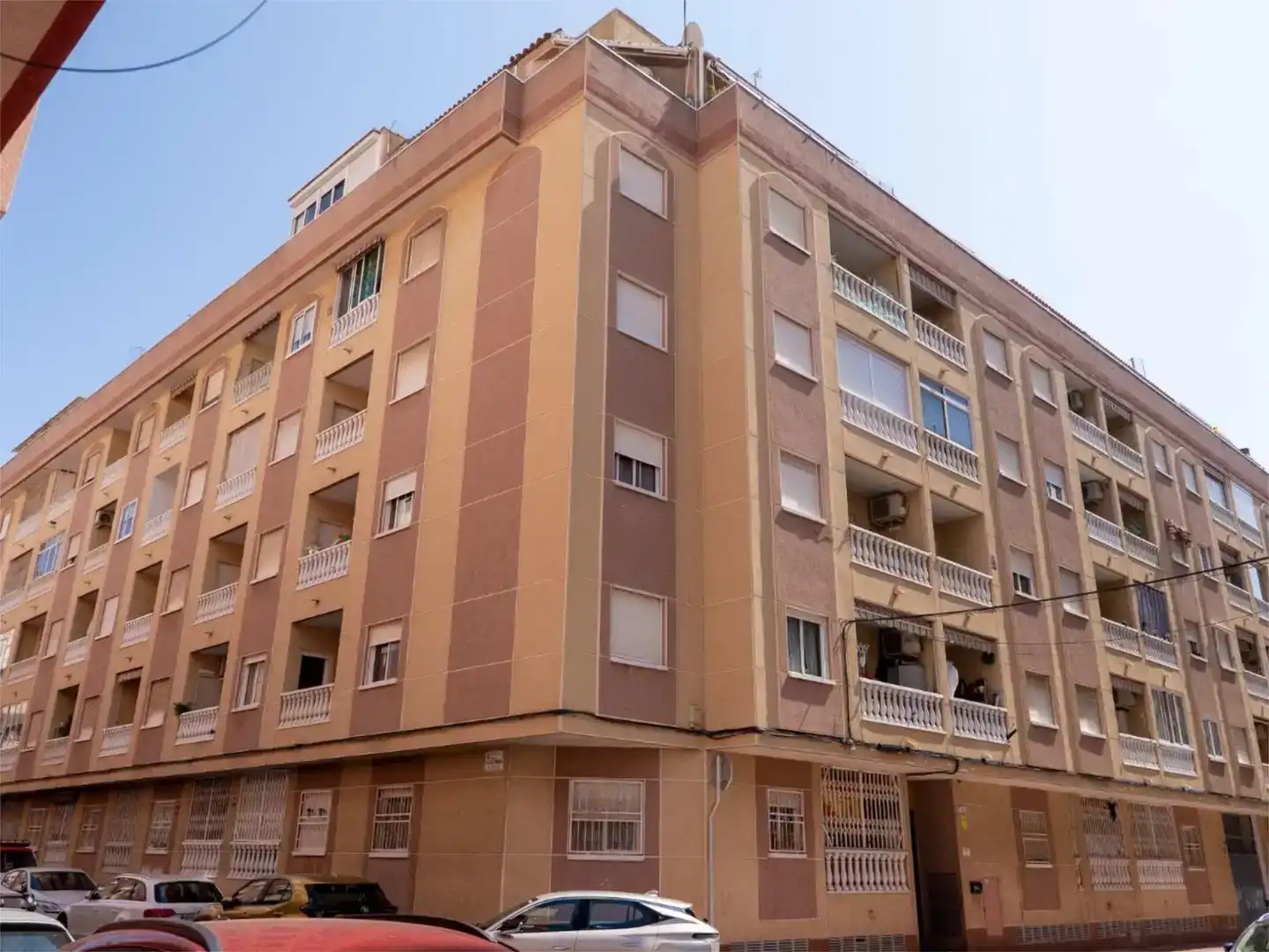Vista exterior de Pis en venda en Torrevieja amb Aire condicionat, Piscina i Balcó