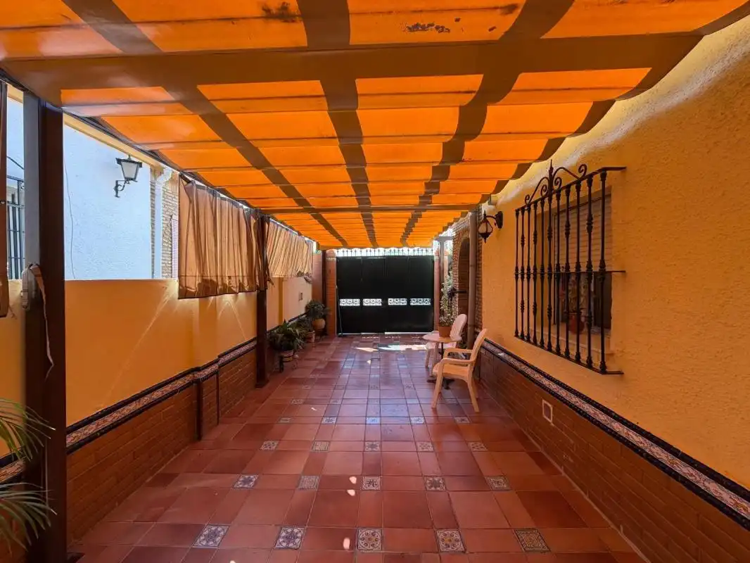 Terrassa de Casa adosada en venda en Dos Hermanas amb Aire condicionat, Calefacció i Terrassa