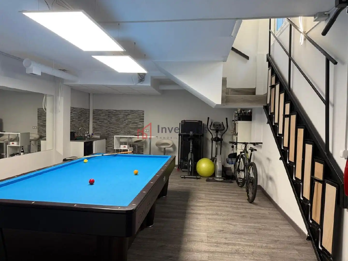 Casa adosada en venta en Castro-Urdiales con Jardín privado, Trastero y Piscina comunitaria