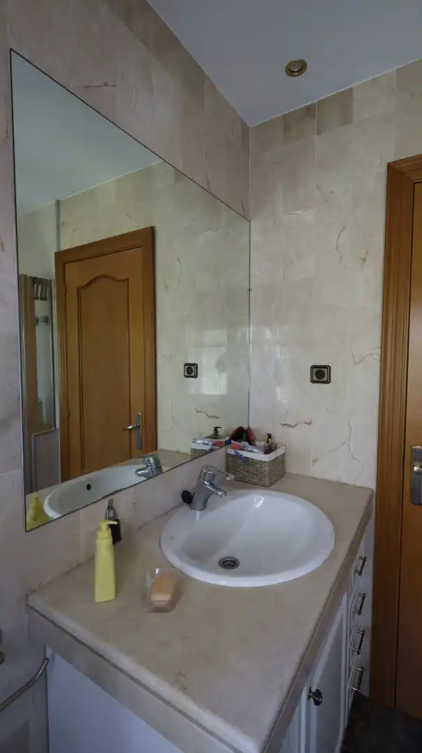 Bany de Casa o xalet en venda en Cerdanyola del Vallès amb Aire condicionat, Calefacció i Jardí privat