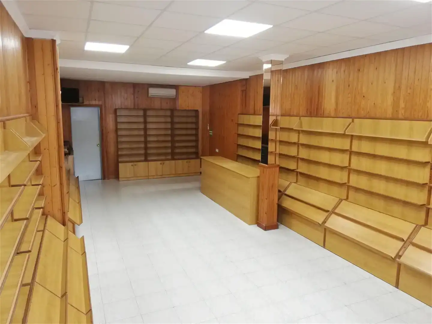 Commercial properties for rent in Móra d'Ebre  with Air Conditioner and Furnished