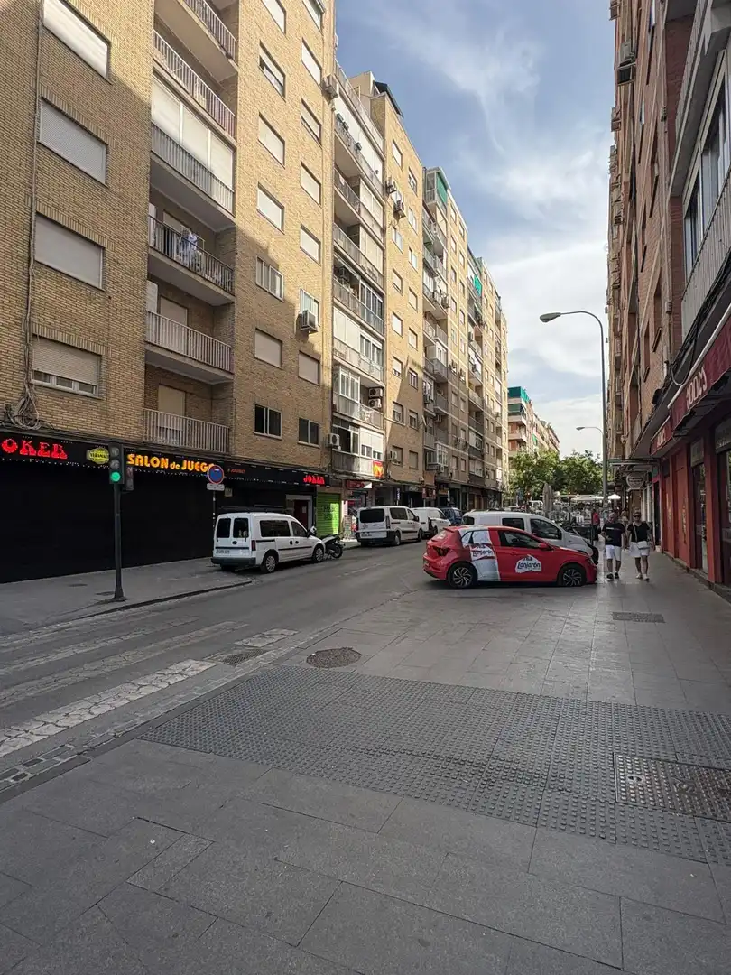 Vista exterior de Pis de lloguer en Granada amb Aire condicionat i Moblat