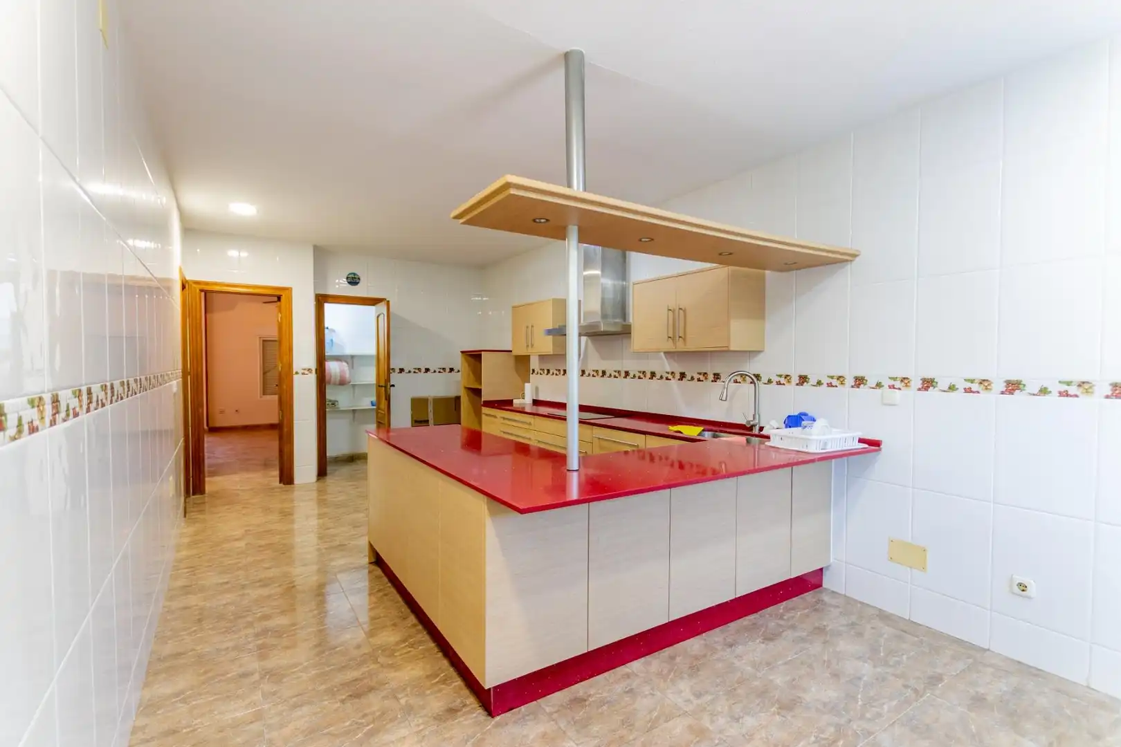 Cuina de Casa o xalet en venda en Águilas amb Jardí privat, Terrassa i Traster