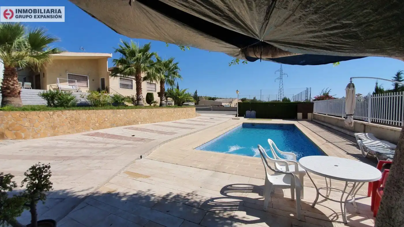 Piscina de Casa o xalet en venda en Elche / Elx amb Calefacció, Jardí privat i Terrassa