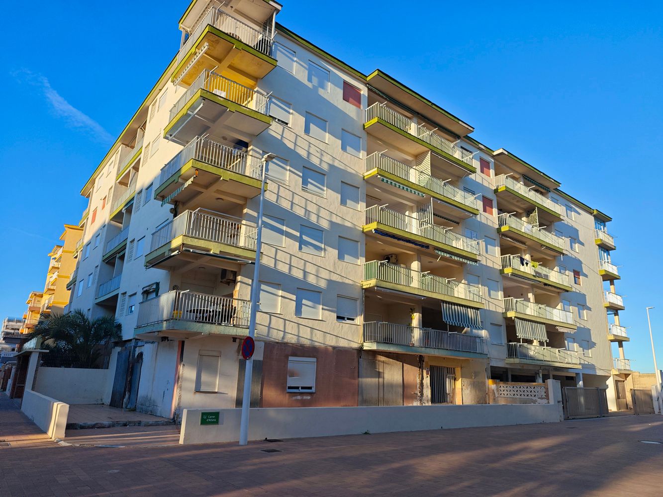 Außenansicht von Geschaftsraum zum verkauf in Tavernes de la Valldigna mit Terrasse