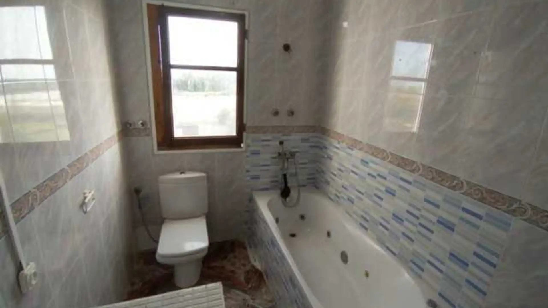 Bathroom of Flat for sale in Picassent