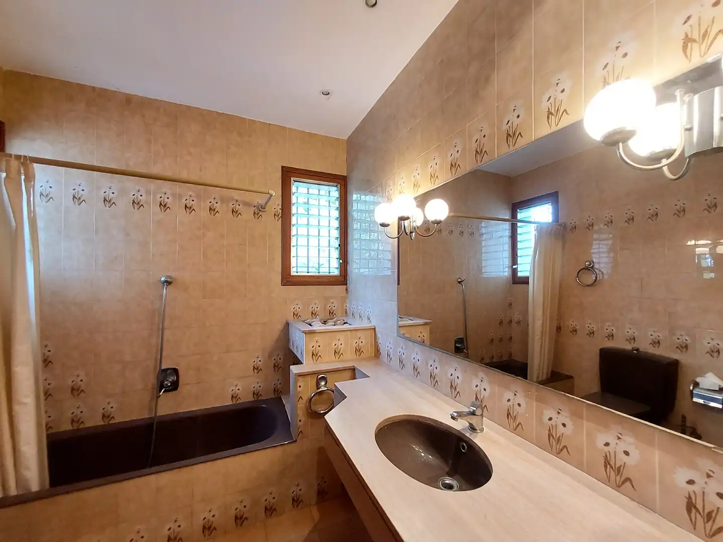 Bathroom of Houses for sale in El Vendrell  with Private garden, Terrace and Storage room