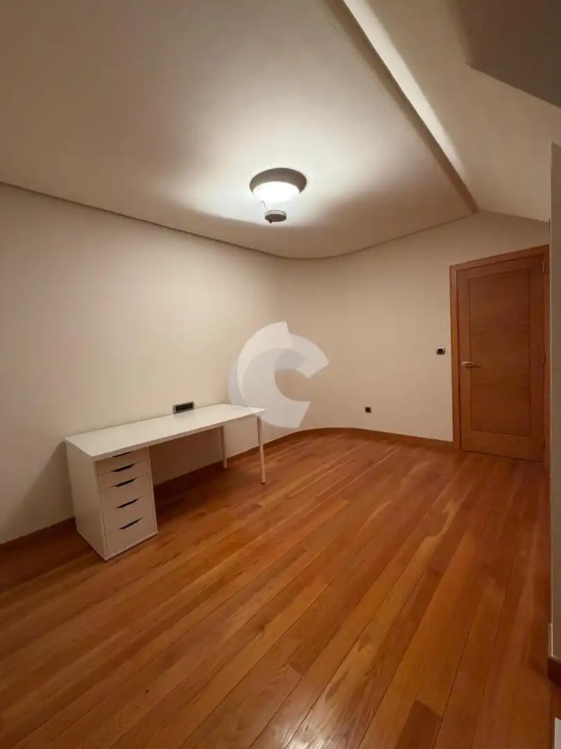 Dúplex de alquiler en Ourense Capital  con Calefacción