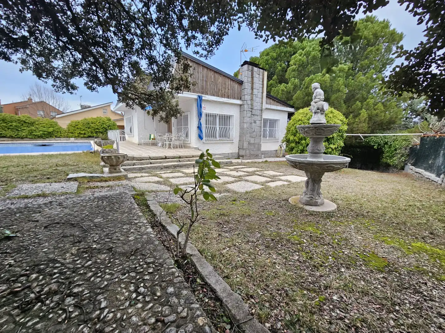 Jardí de Casa o xalet en venda en Casarrubios del Monte amb Calefacció, Jardí privat i Traster