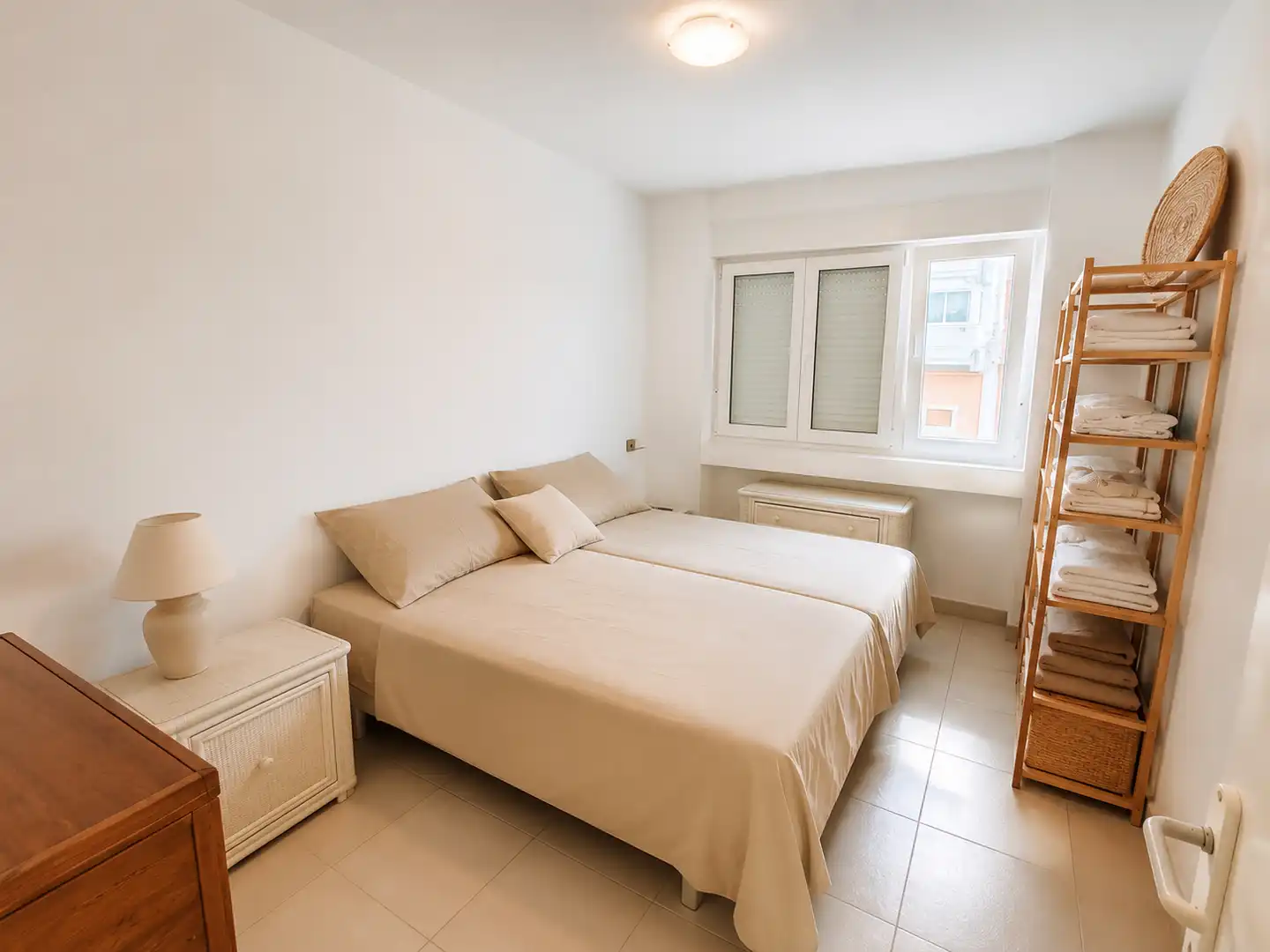 Dormitori de Apartament en venda en Benicasim / Benicàssim amb Jardí privat, Terrassa i Moblat