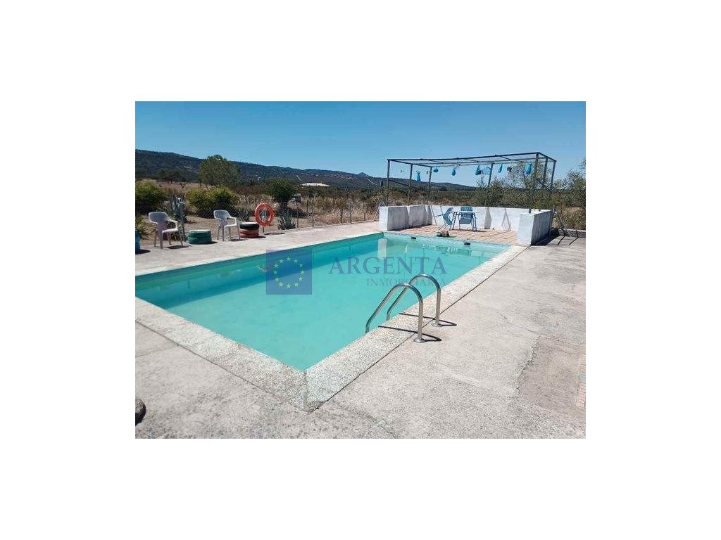 Piscina de Finca rústica en venda en Cáceres Capital