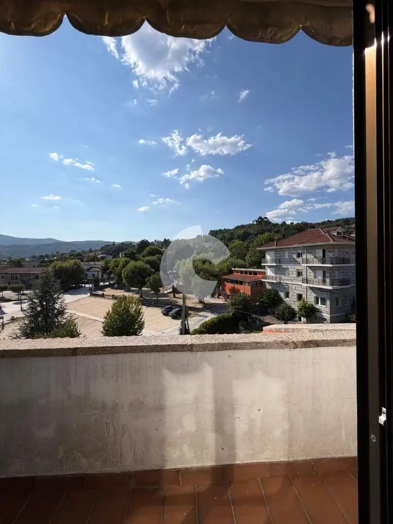 Vista exterior de Casa o xalet en venda en Entrimo amb Calefacció, Jardí privat i Traster
