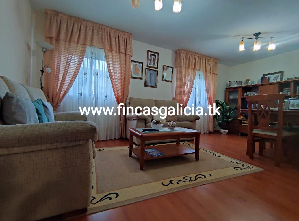 Living room of Flat for sale in Verín  with Heating and Furnished