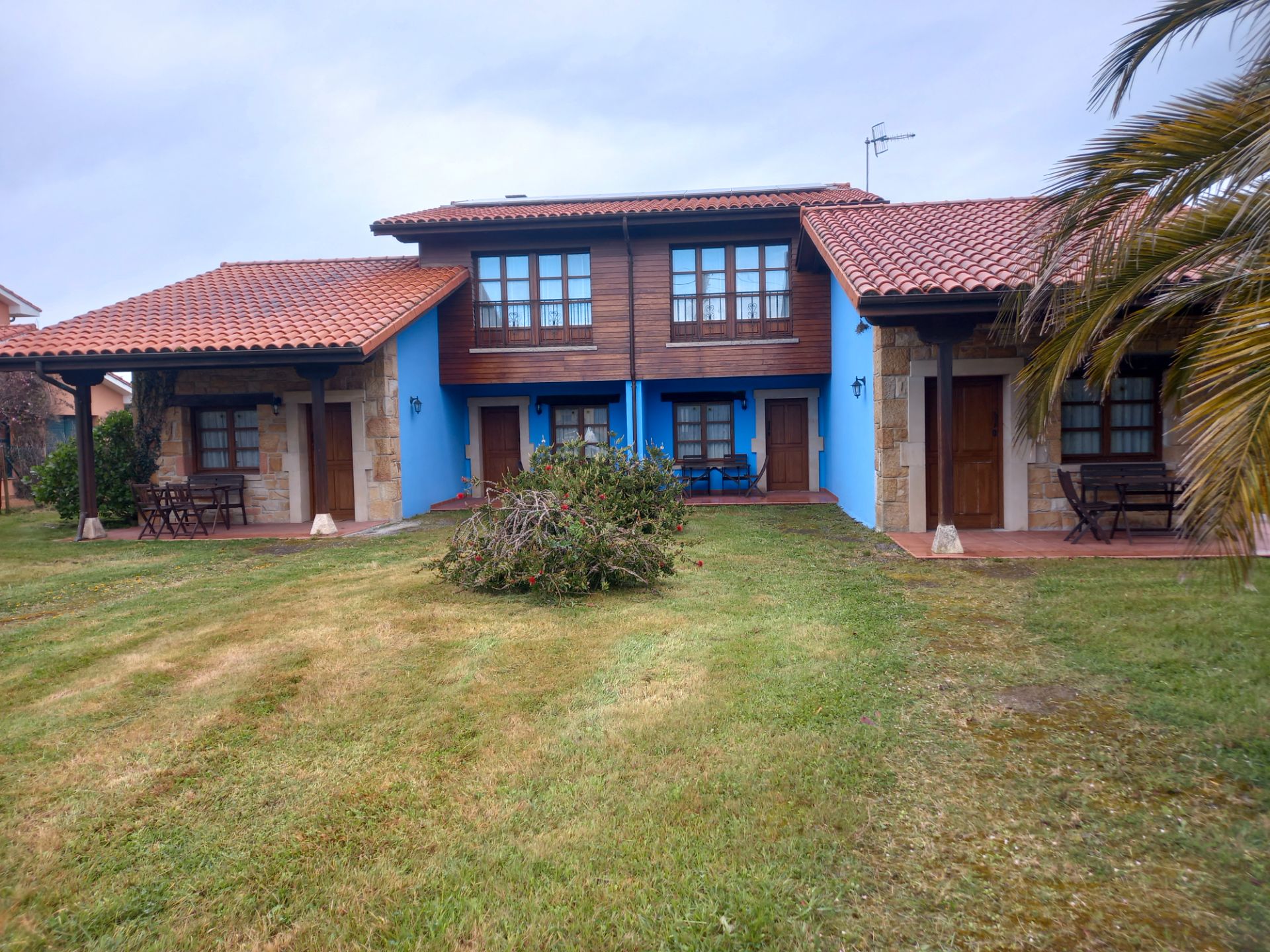 Vista exterior de Casa o xalet de lloguer en Villaviciosa amb Calefacció, Jardí privat i Moblat