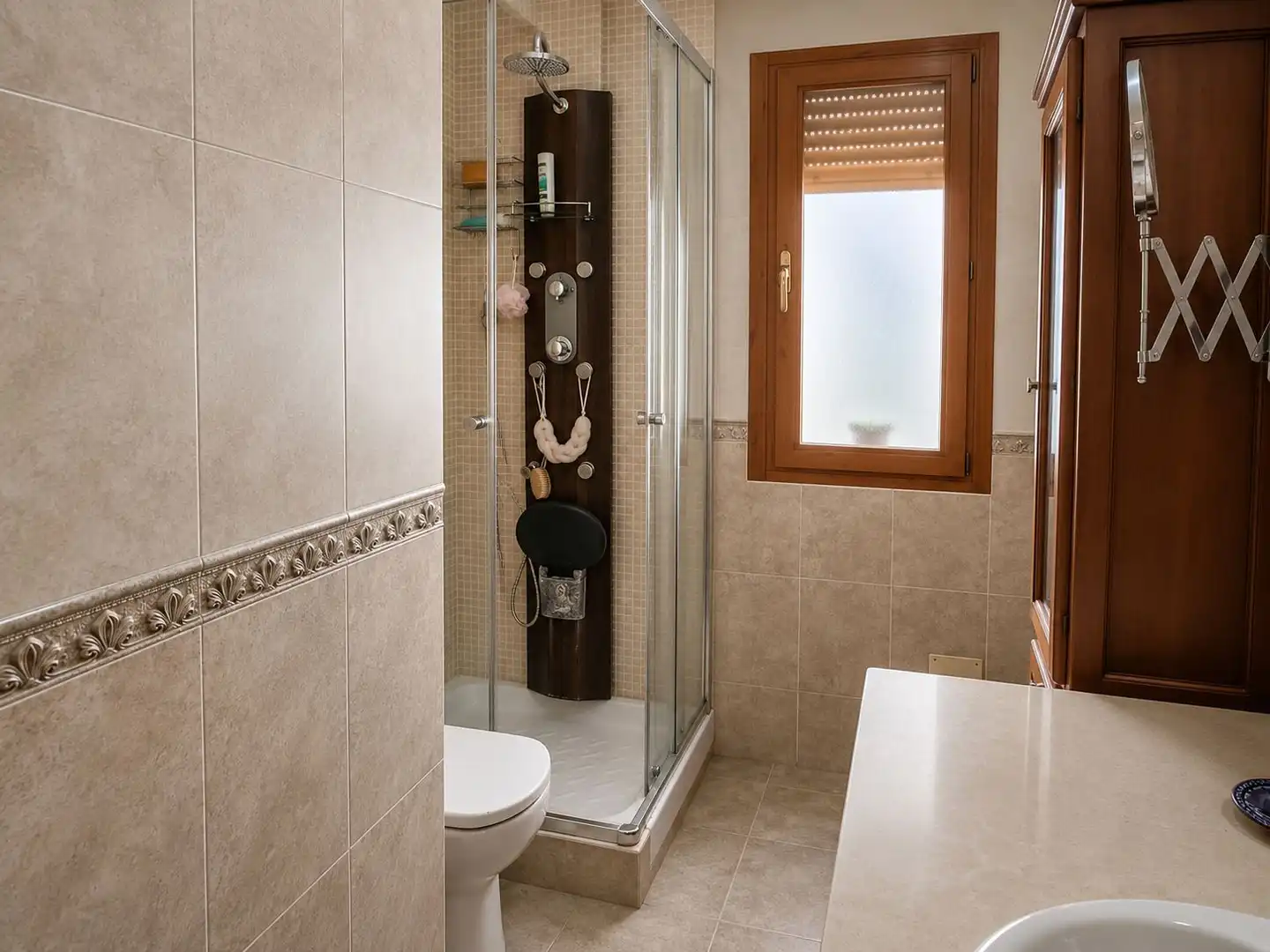 Baño de Casa o chalet en venta en Perales de Tajuña con Jardín privado, Piscina y Alarma