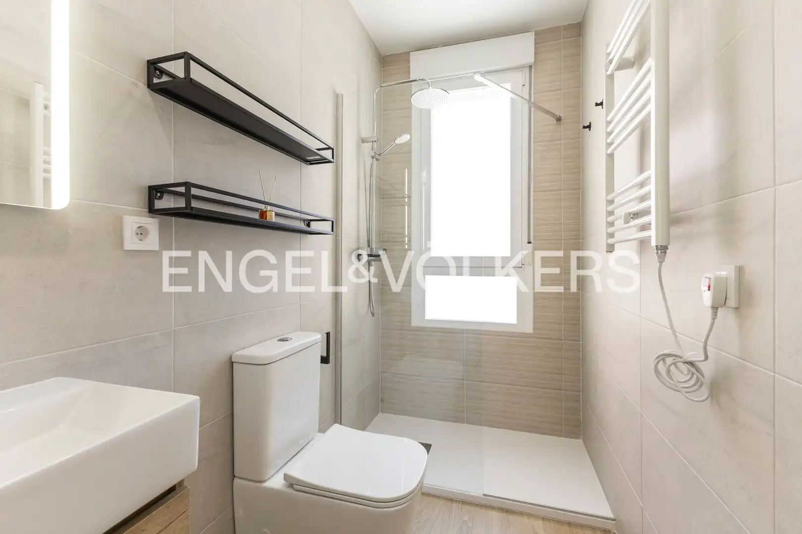 Baño de Planta baja de alquiler en Madrid con Aire acondicionado y Calefacción