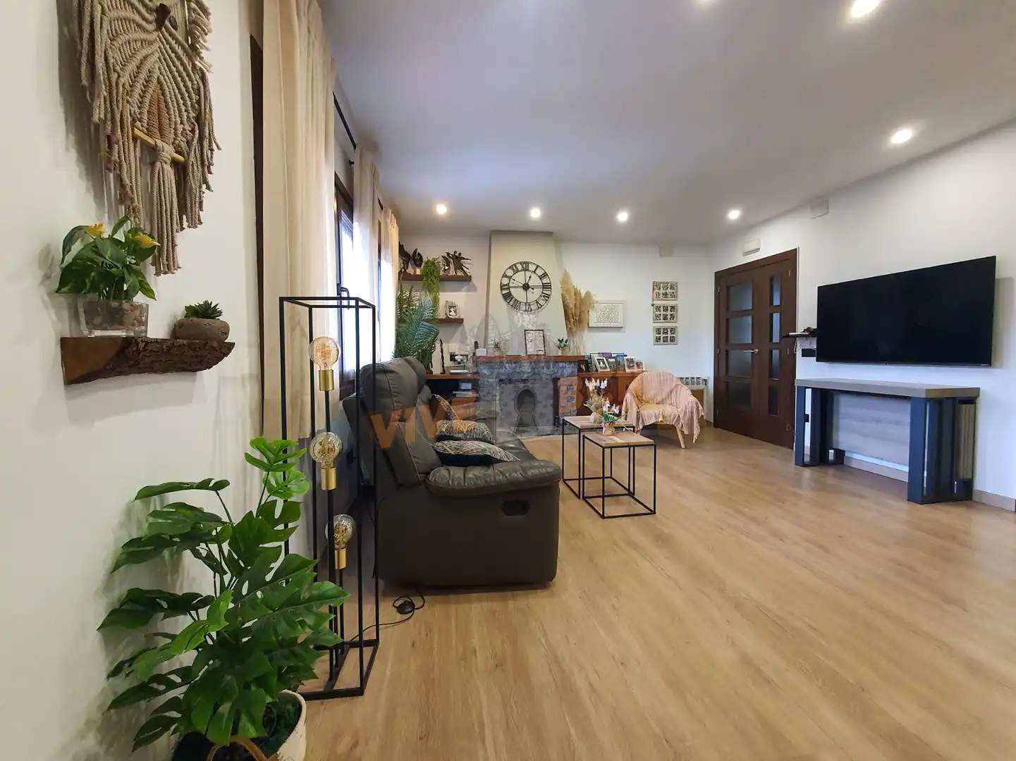 Sala d'estar de Casa o xalet en venda en Vallgorguina amb Calefacció, Jardí privat i Parquet