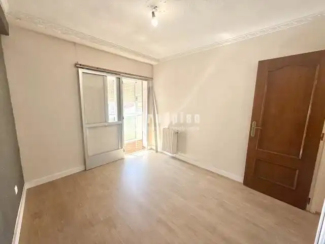Habitación de Piso en venta en Madrid con Terraza