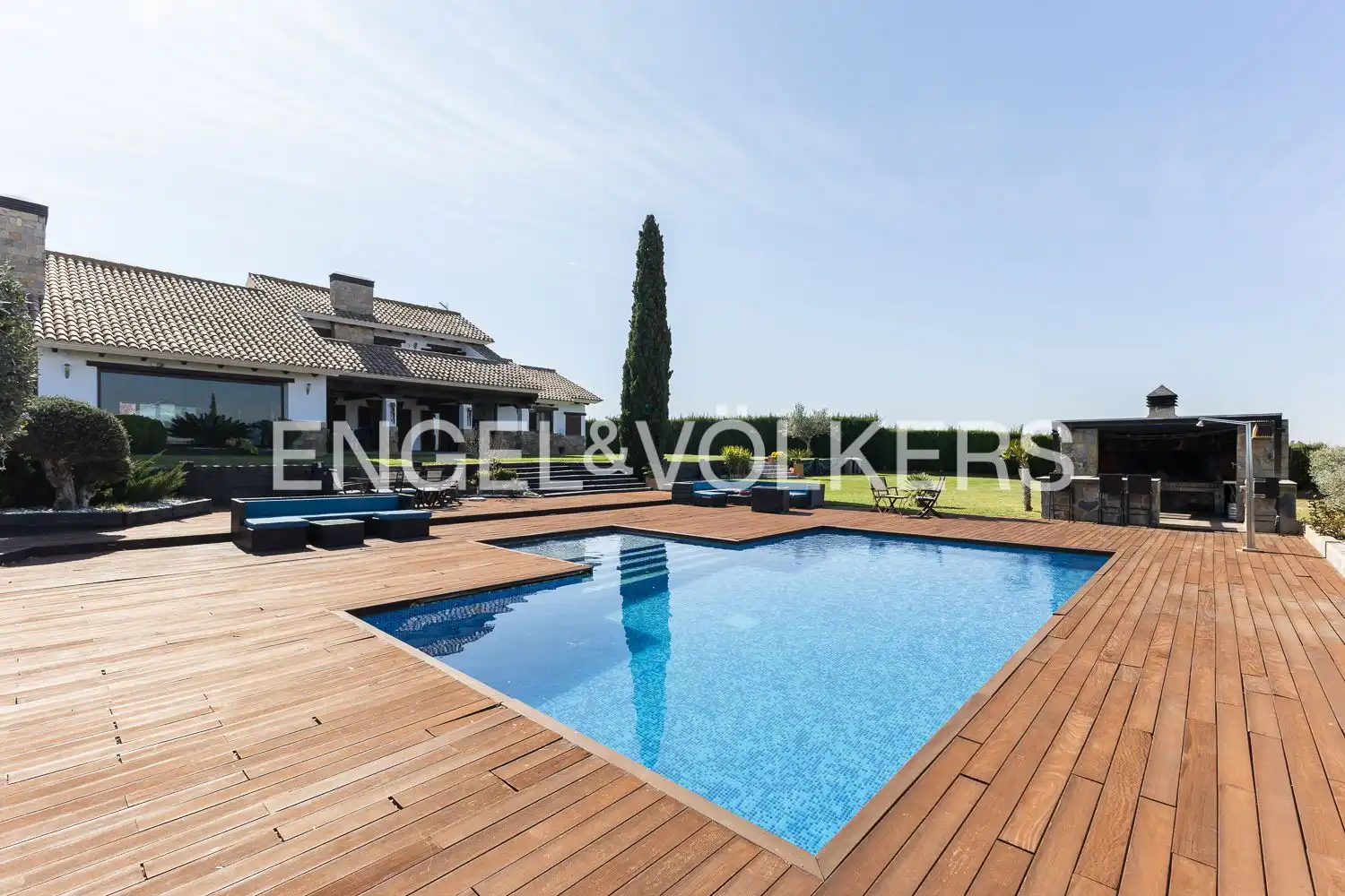 Swimming pool of Houses for sale in Requena  with Air Conditioner, Heating and Private garden