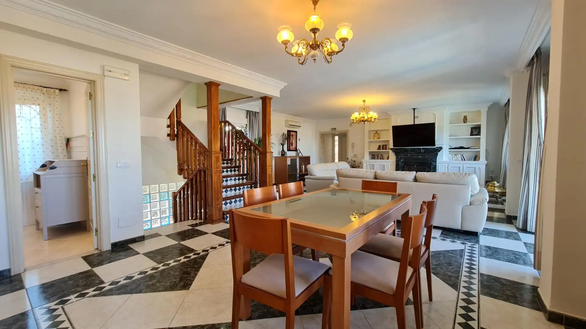 Dining room of Houses for sale in Benalmádena  with Air Conditioner, Heating and Private garden