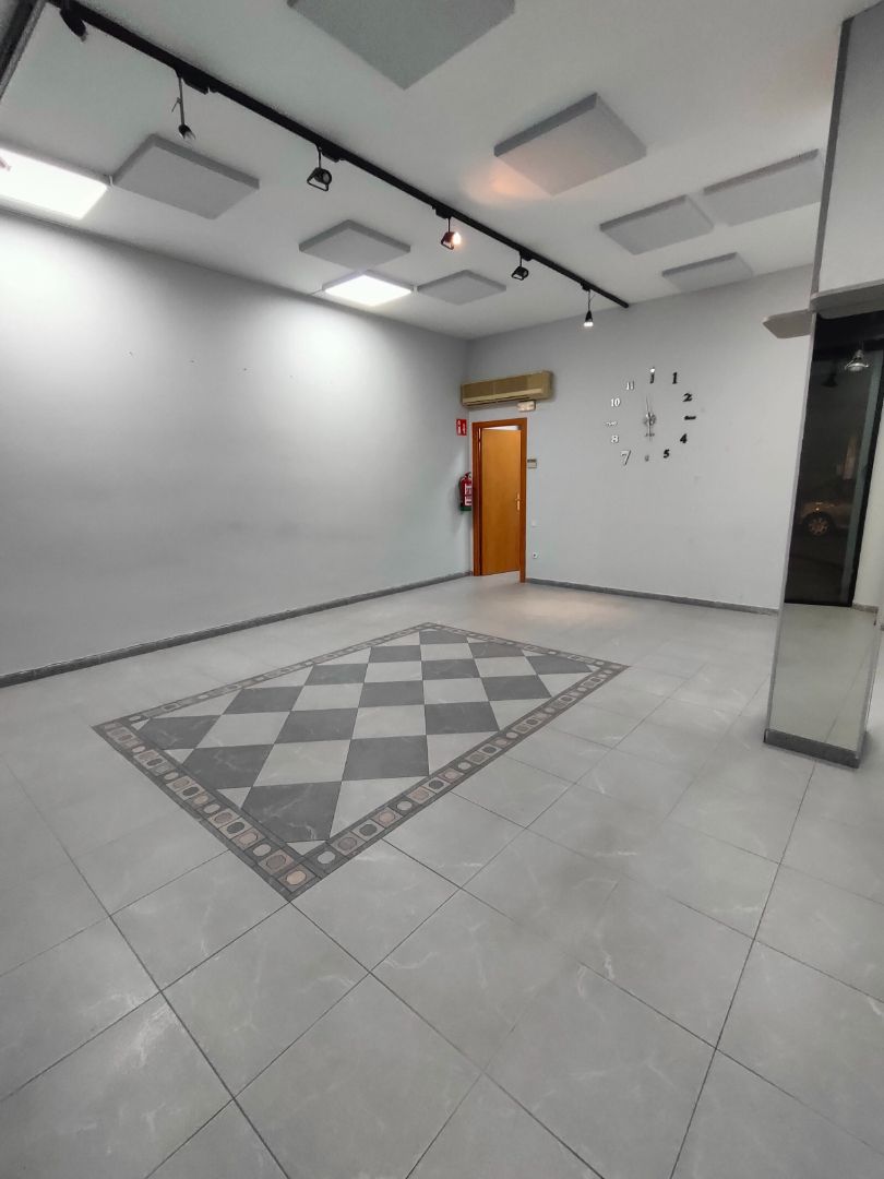 Local en venta en Terrassa con Aire acondicionado y Calefacción