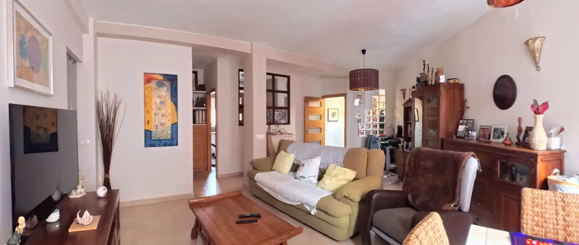 Living room of Flat for sale in Sevilla  with Air Conditioner, Heating and Oven