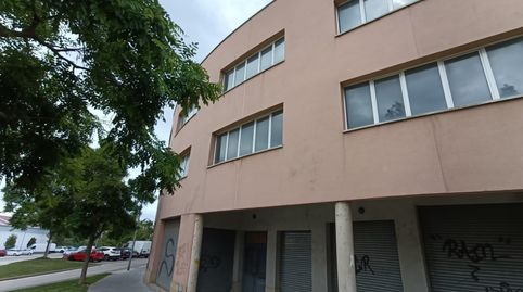 Excelente oportunidad de adquirir en propiedad este edificio ubicado en la localidad de Santa Coloma de Cervelló,