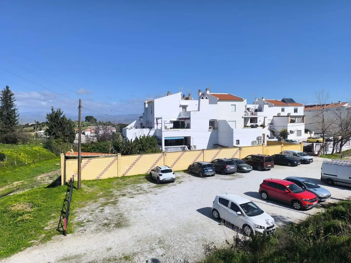 Außenansicht von Maisonette zum Verkauf in Alhaurín de la Torre mit Klimaanlage, Parkett und Terrasse