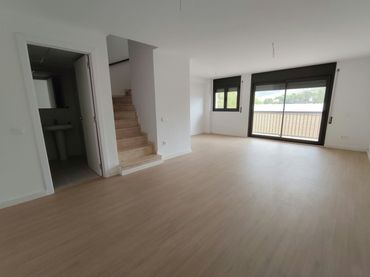 Maison jumelée avec balcon à vendre à Carrer del Margalló