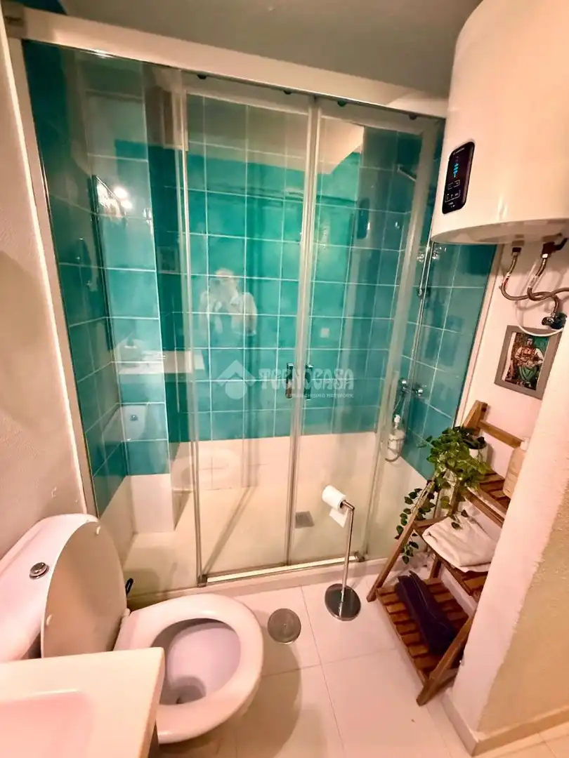 Baño de Estudio de alquiler en Madrid con Aire acondicionado y Terraza