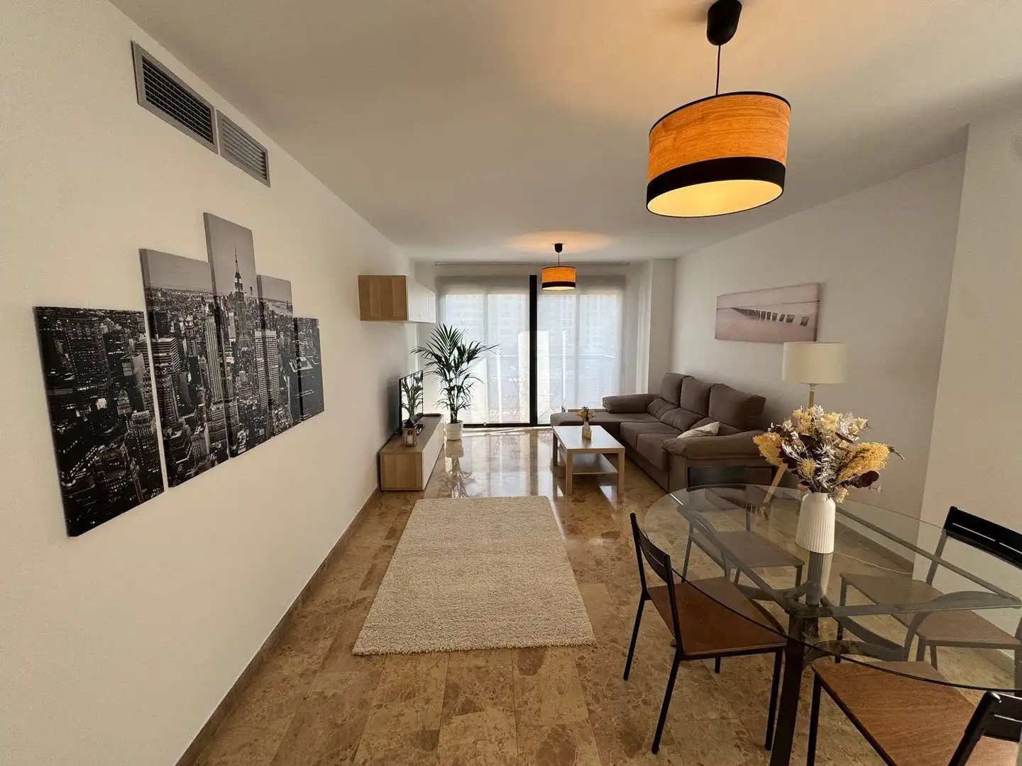Sala de estar de Piso de alquiler en Valencia con Aire acondicionado, Jardín privado y Terraza