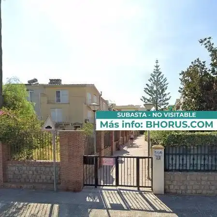 Casa amb piscina en venda a GRAN AVINGUDA JAUME I 211