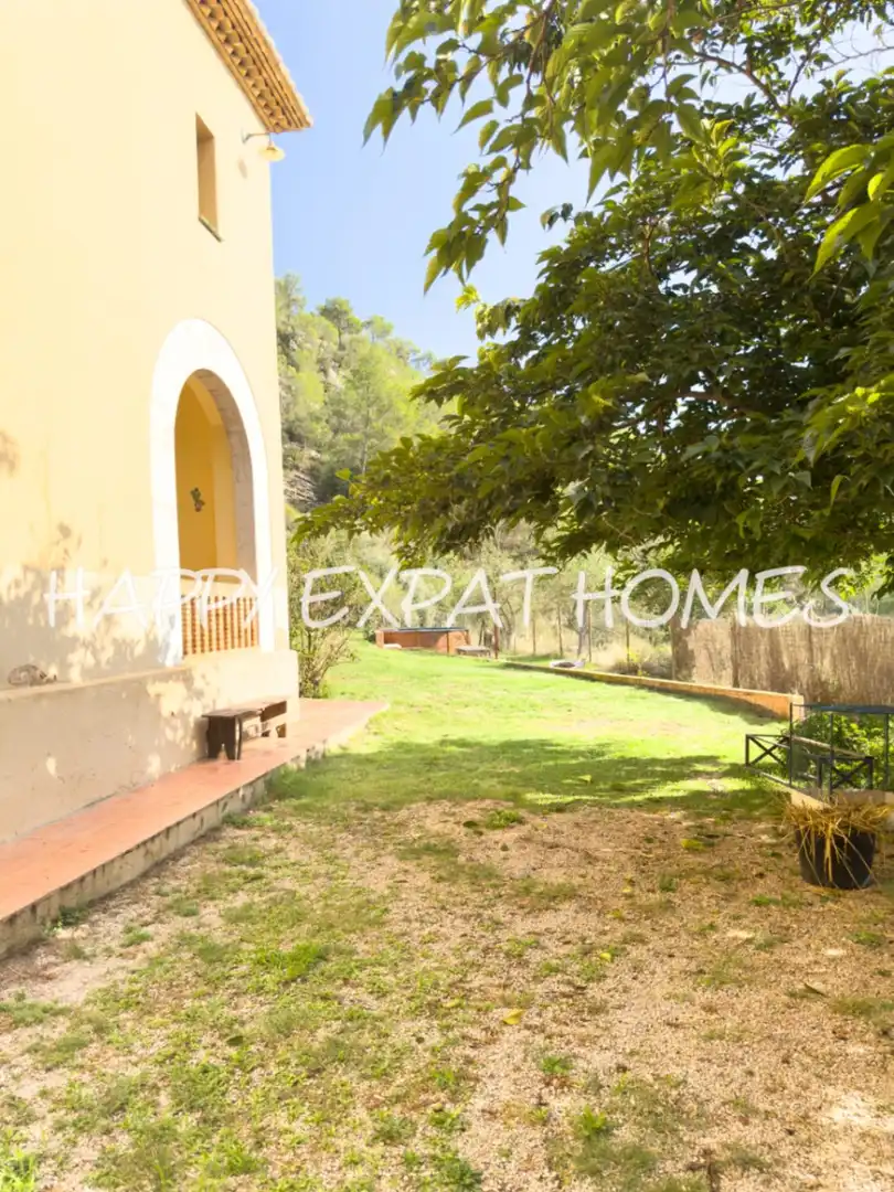 Vista exterior de Finca rústica en venda en Sant Pere de Ribes amb Calefacció, Jardí privat i Terrassa
