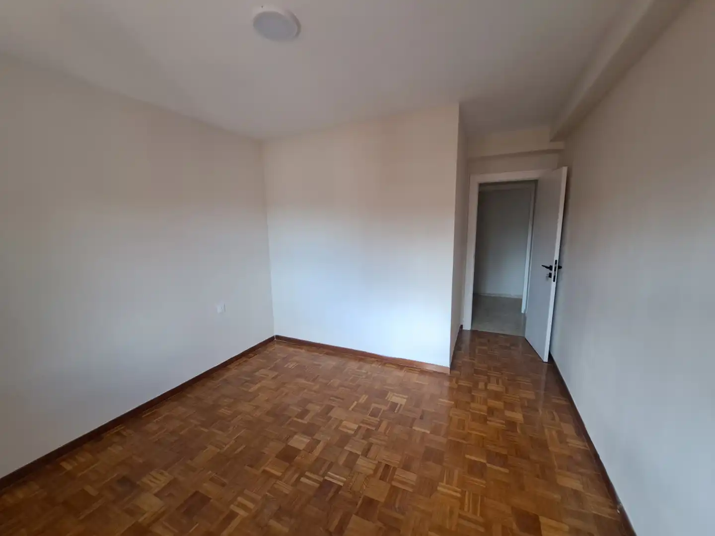 Habitación de Piso de alquiler en León Capital  con Parquet, Horno y Lavadora