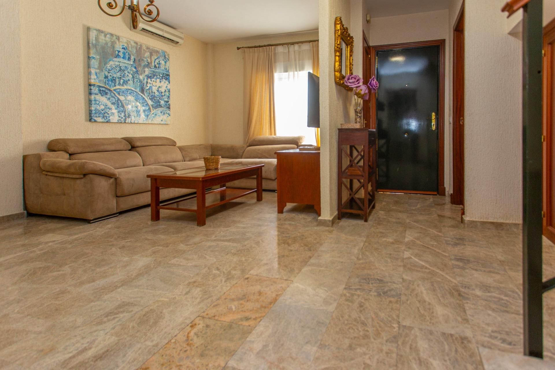Living room of Single-family semi-detached to rent in Jerez de la Frontera