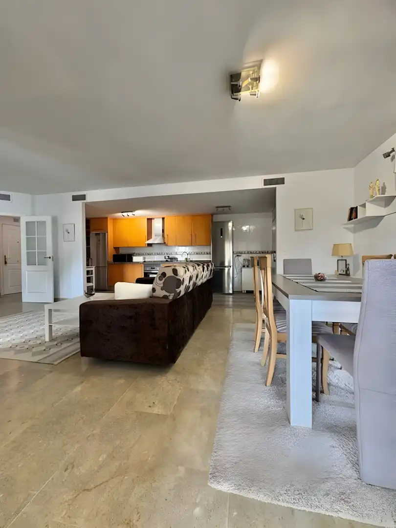 Küche von Dachboden zum Verkauf in Marbella mit Klimaanlage, Terrasse und Schwimmbad