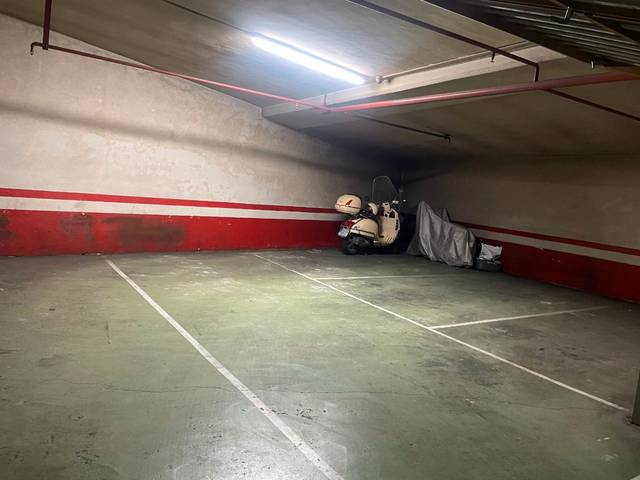 Garaje en Venta en Abaro Etorbideà en Centro