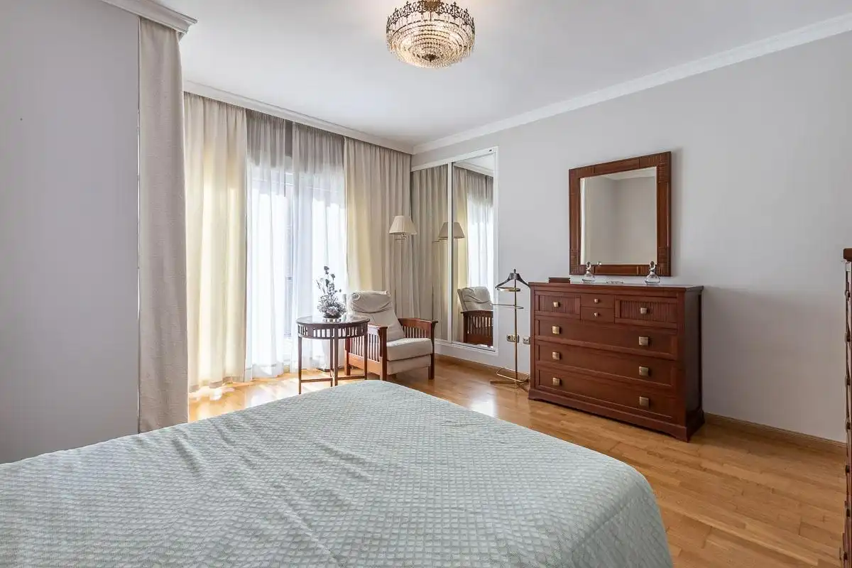 Dormitori de Casa o xalet en venda en Granada amb Aire condicionat, Terrassa i Piscina